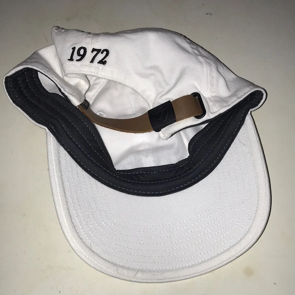 Nike Mens White Baseball Cap Heritage86 Script Logo Leather Strap Hat 1972